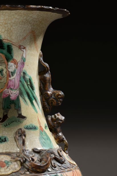 CHINA, Nanking - Early 20th century. 

Ceramic...