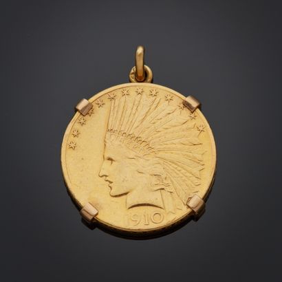 Pendentif en or jaune 18k orné d'une pièce...