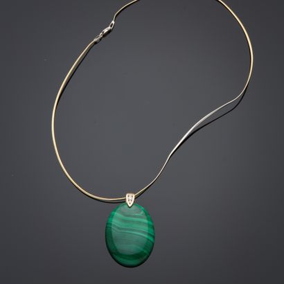 Pendentif en or jaune 18k présentant une...