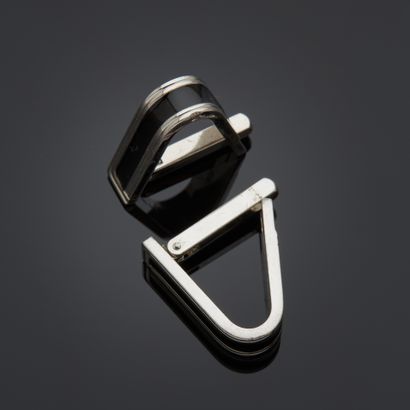 LANVIN.
Paire de boutons de manchettes en...