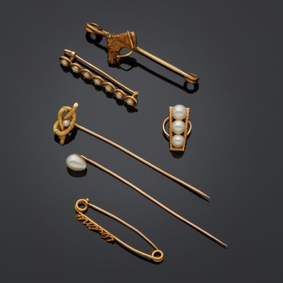 Ensemble en or jaune 18k comprenant :
- deux...