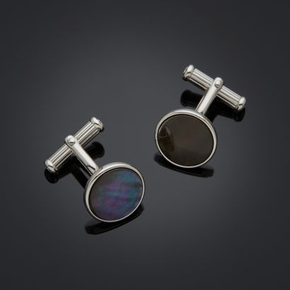 MONTBLANC.
Paire de boutons de manchettes...