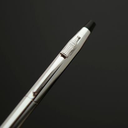 CROSS
Parure comprenant un stylo bille et...