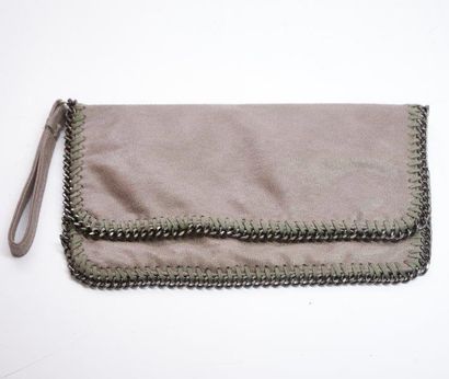 Stella Mc CARTNEY.
Pochette à main en cuir...