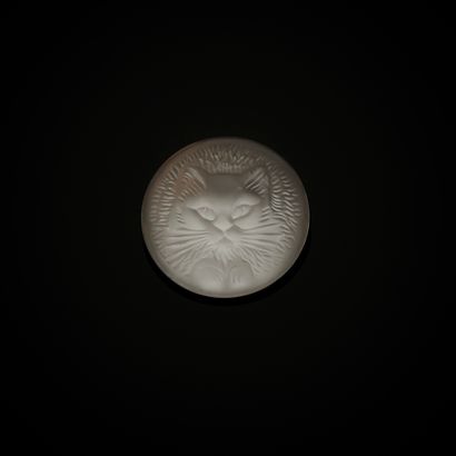 LALIQUE.
Broche en cristal moulé incolore...