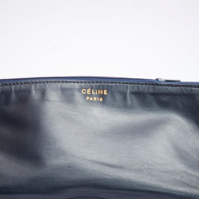 CELINE.
Pochette à bandoulière, trois compartiments...