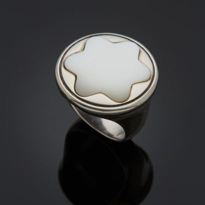 MONTBLANC.
Bague en argent 925 millièmes,...