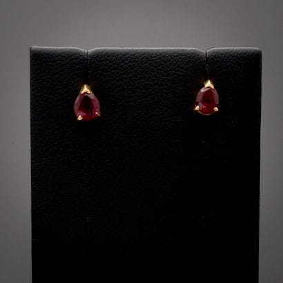 Paire de boutons d'oreille en or jaune 18k,...