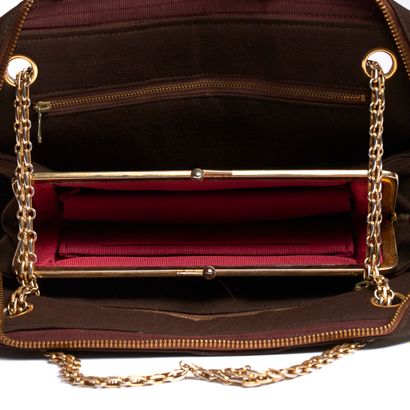 Dans le goût de CHANEL. 
Sac porté épaule,...