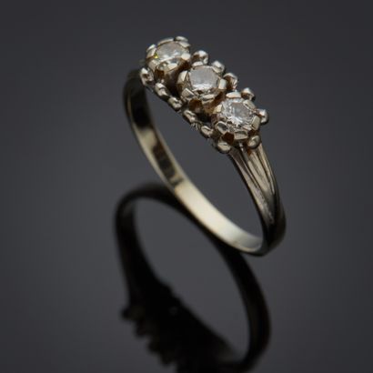 Bague en or gris 18k et platine 850 millièmes,...