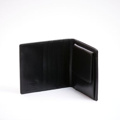 MONTBLANC. 
Porte-cartes en cuir noir, siglé,...