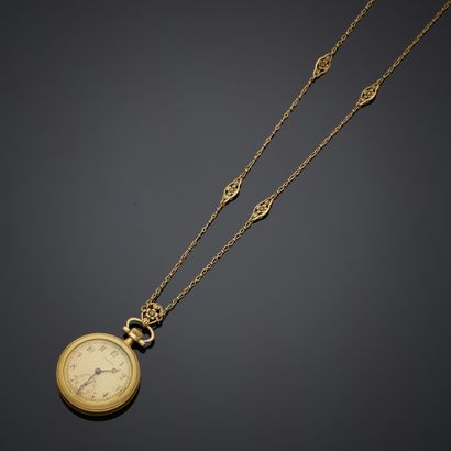 J. AURICOSTE.
Montre de col en or jaune 18k,...
