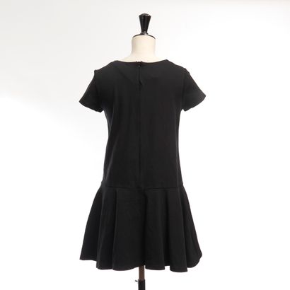 JUNIOR GAULTIER.
Robe noire à volets à fermeture.
T....