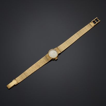CERTINA.
Montre en or jaune 18k, boîtier...