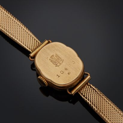 LIP.
Montre bracelet en or jaune 18k, boîtier...