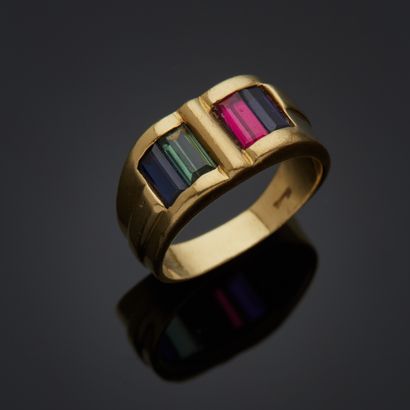 Bague en or jaune 18k et pierres de couleur...