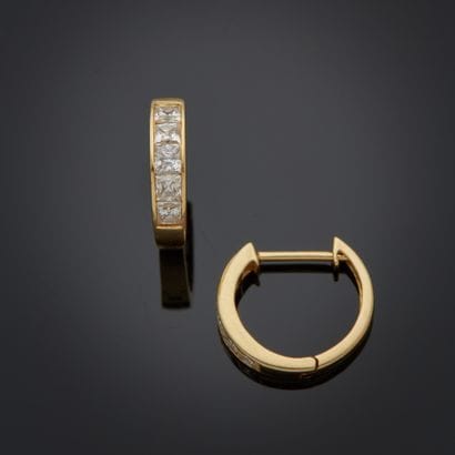 Paire de boucles d'oreilles en or jaune 18k...