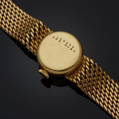 CERTINA.
Montre en or jaune 18k, boîtier...