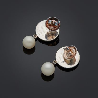 MONTBLANC.
Paire de pendants d'oreille en...