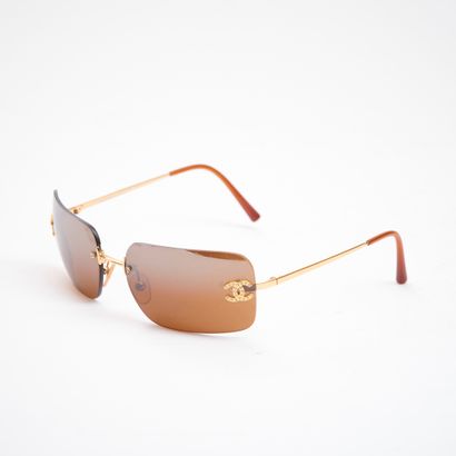 CHANEL. 
Paire de lunettes de soleil, les...