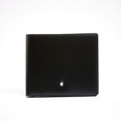 MONTBLANC. 
Porte-cartes en cuir noir, siglé,...