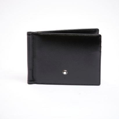 MONTBLANC. 
Porte-cartes en cuir noir, siglé,...