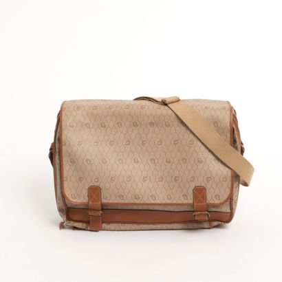 CHRISTIAN DIOR.
Petite valise semi-rigide...