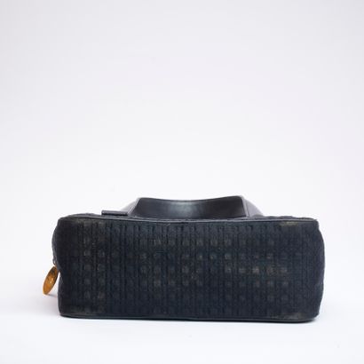 CHRISTIAN DIOR. 
Sac à main en nylon tissé...