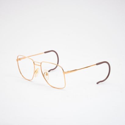 SLIHOUETTE.
Paire de lunettes en or jaune,...