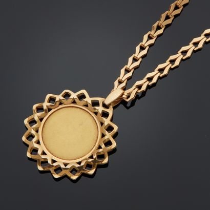 Médaille à la vierge en or rose 18k, accompagnée...