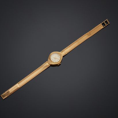 AZUR.
Montre bracelet en or jaune 18k, boîtier...