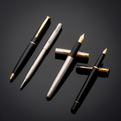 PARKER.
Ensemble composé de :
- un stylo...