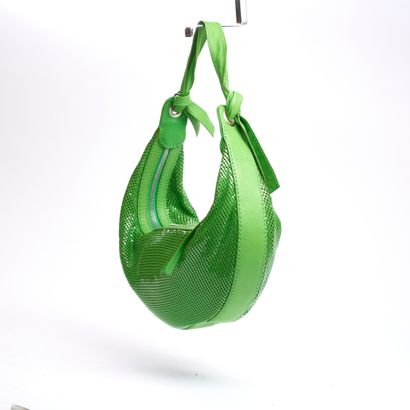 CHLOE. 
Sac banane en mailles métalliques...