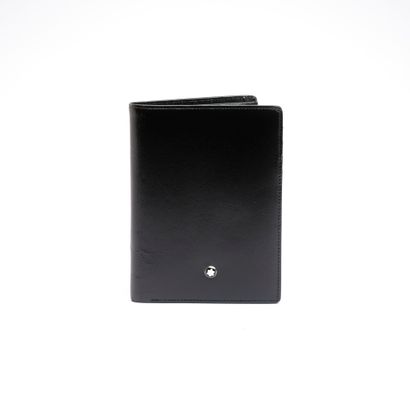 MONTBLANC.
Porte-cartes en cuir noir, siglé....