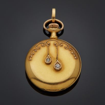 Montre de col savonnette en or jaune 18k...