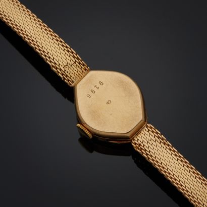 AZUR.
Montre bracelet en or jaune 18k, boîtier...
