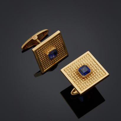 Paire de boutons de manchettes en or jaune...