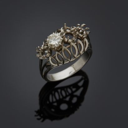 Monture de bague en or gris 18k et platine...