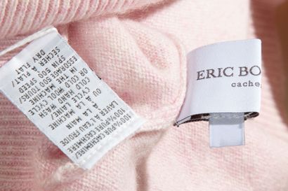 ERIC BOMPARD.
Réunion de trois pulls en cachemire...