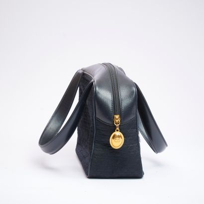 CHRISTIAN DIOR. 
Sac à main en nylon tissé...