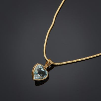 Collier en or jaune 18k composé d'une chaîne...