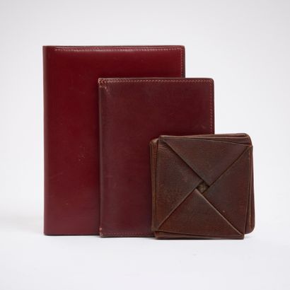 HERMES, Paris.
Portefeuille en cuir box bordeaux...