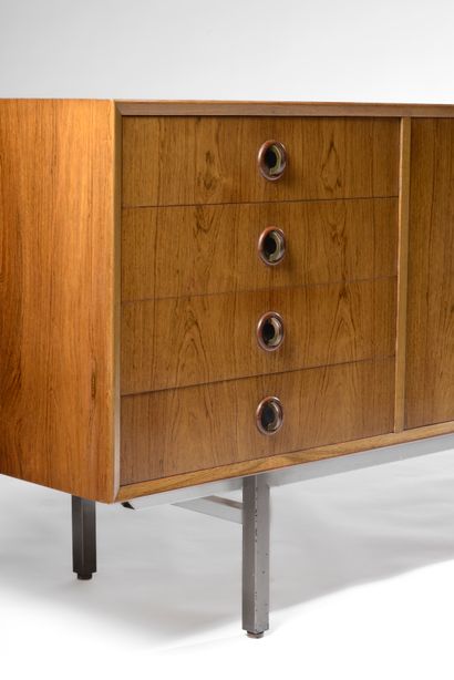 Importante enfilade en placage de palissandre...