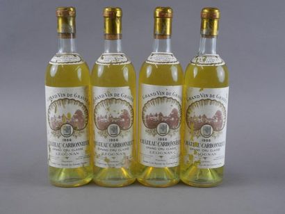 4 bouteilles CH. CARBONNIEUX, Pessac-Léognan...