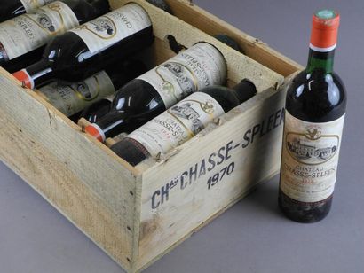 12 bouteilles CH. CHASSE-SPLEEN Moulis 1970...