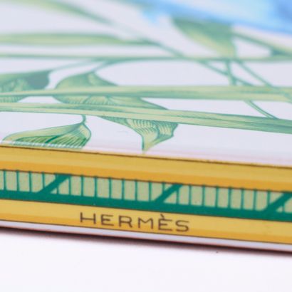 HERMÈS, Paris et Moustiers.
Dessous de plat...