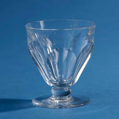 BACCARAT.
Suite de douze verres à Porto en...