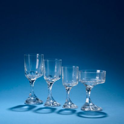 BACCARAT.
Partie de service de verres, modèle...