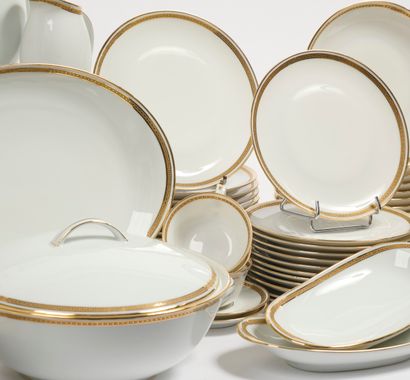 BERNARDAUD Cie, Limoges : 
Partie de service...