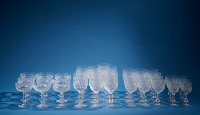 BACCARAT.
Partie de service de verres en...